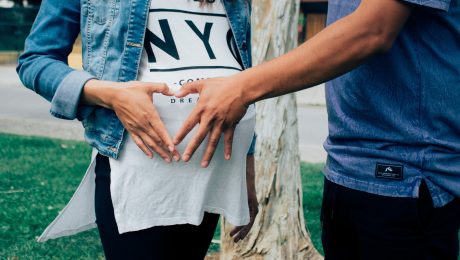 tehotenstvo tehotná žena materská rodičovský príspevok
