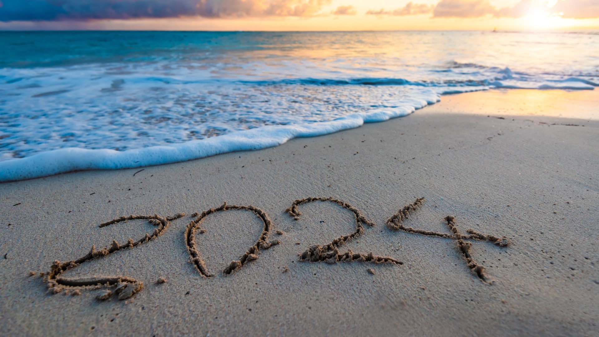 Na snímke je more a piesok