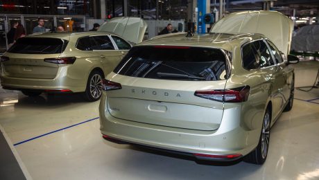 Škoda vo fabrike, kde Karoq končí. Koncern Volkswagen