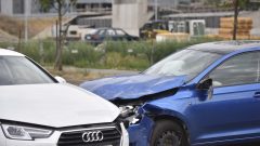 Zrážka osobných motorových vozidiel v Bratislave