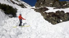 Meranie výšky spadnutej lavíny v Žiarskej doline