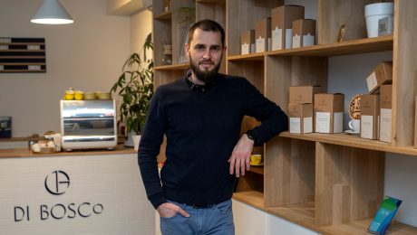 majiteľ kaviarne DiBosco