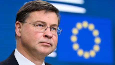 Hádka medzi vládou