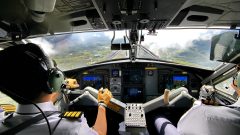 lietadlo kokpit piloti letectvo