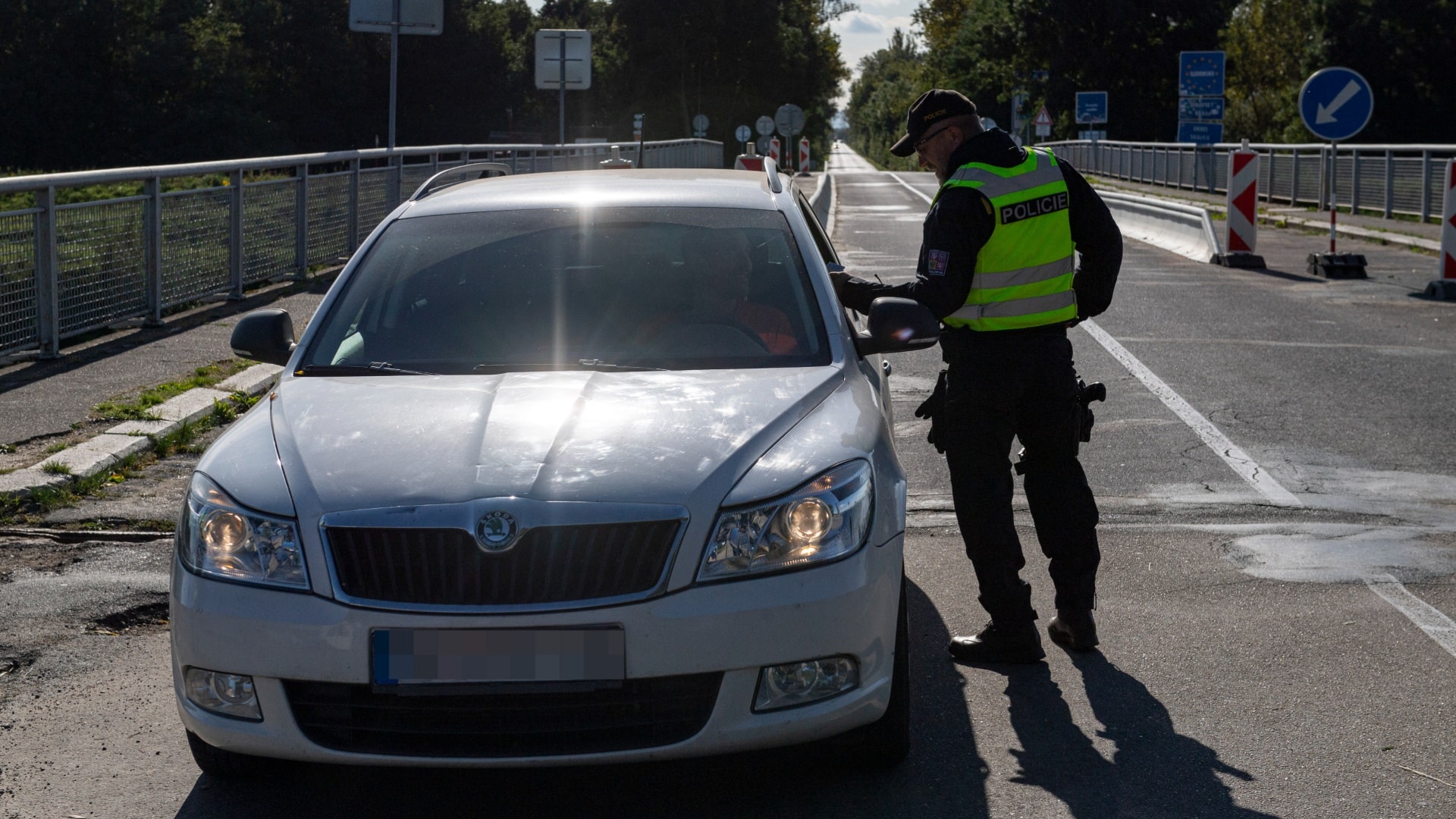 Polícia na hraniciach