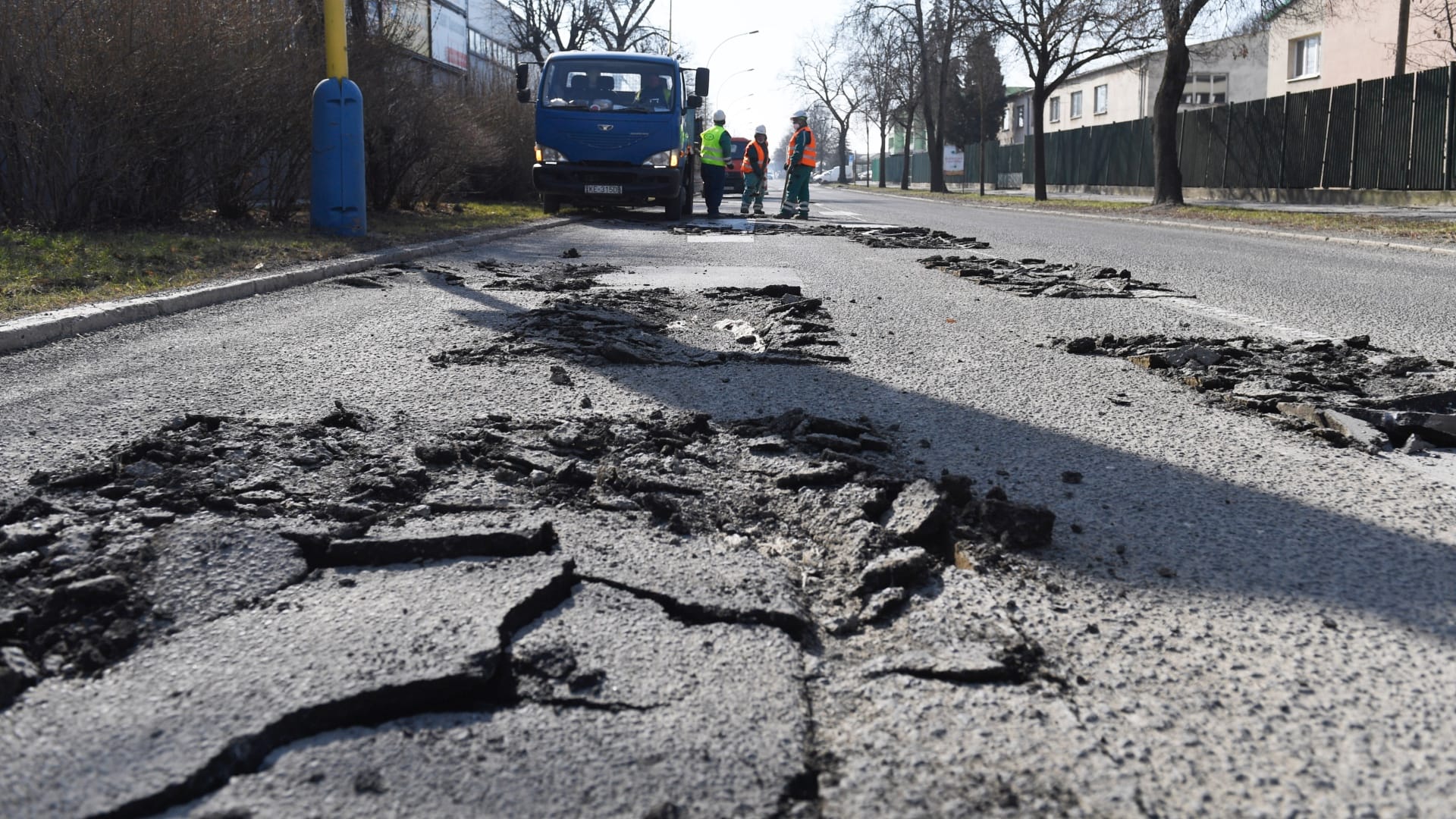 Na snímke oprava výtlkov