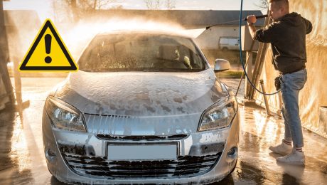 Na snímke vozidlo v umývarke