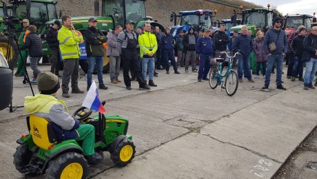 Protesty farmárov