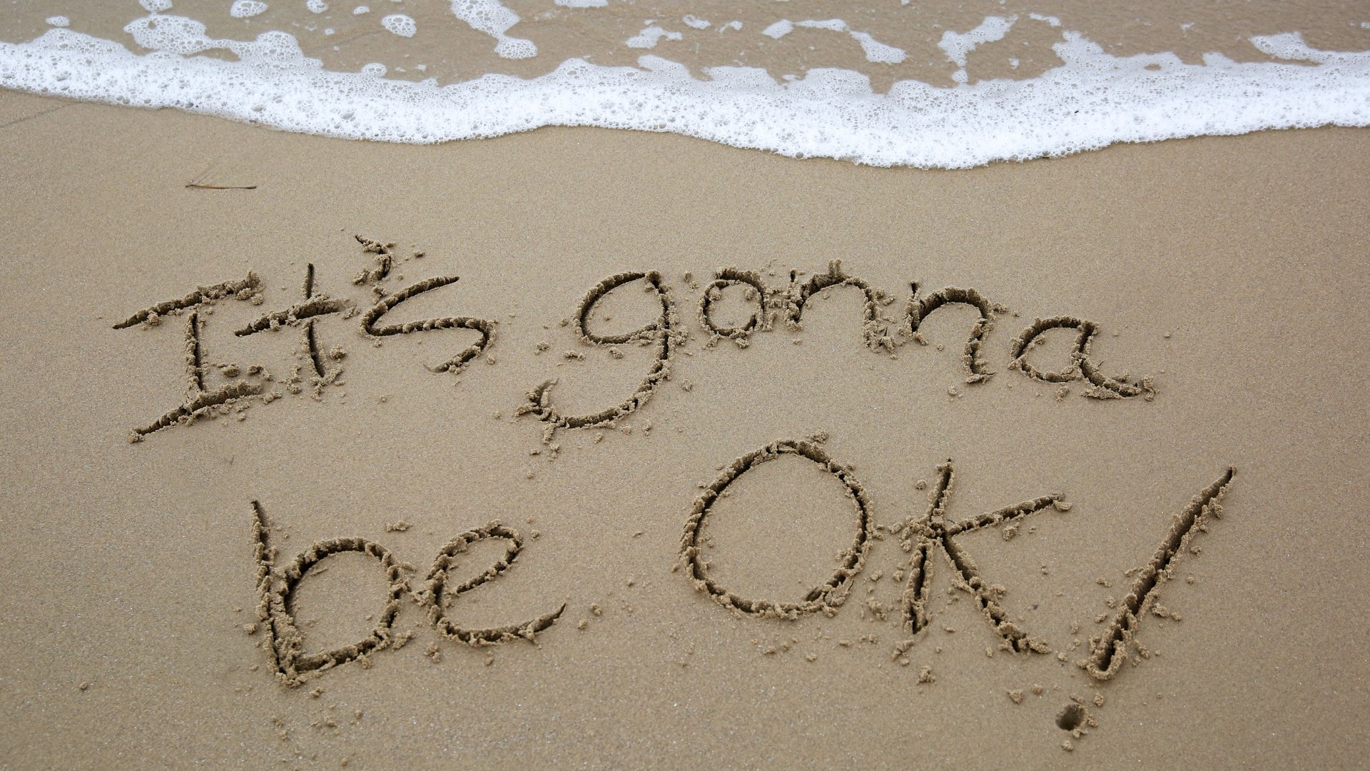 Na snímke je more a piesok