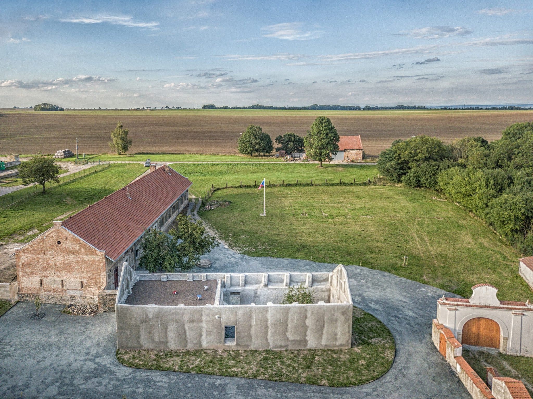 ixa-three-resistance-movements-monument-benedikt-markel-02