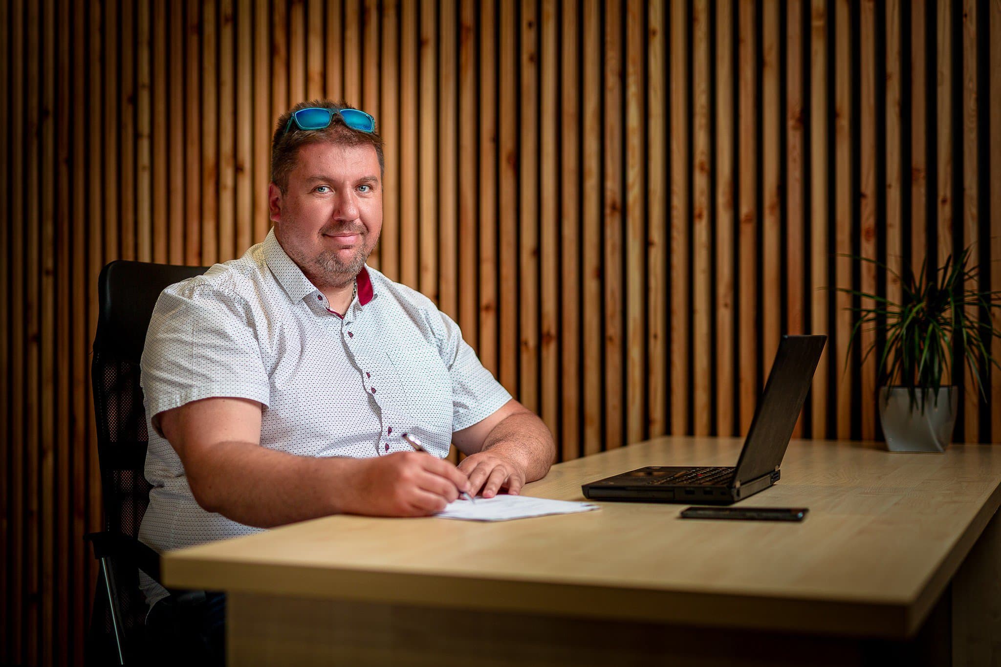 Michal-Vejo-nabytok-na-mieru-portret-PNG (1)