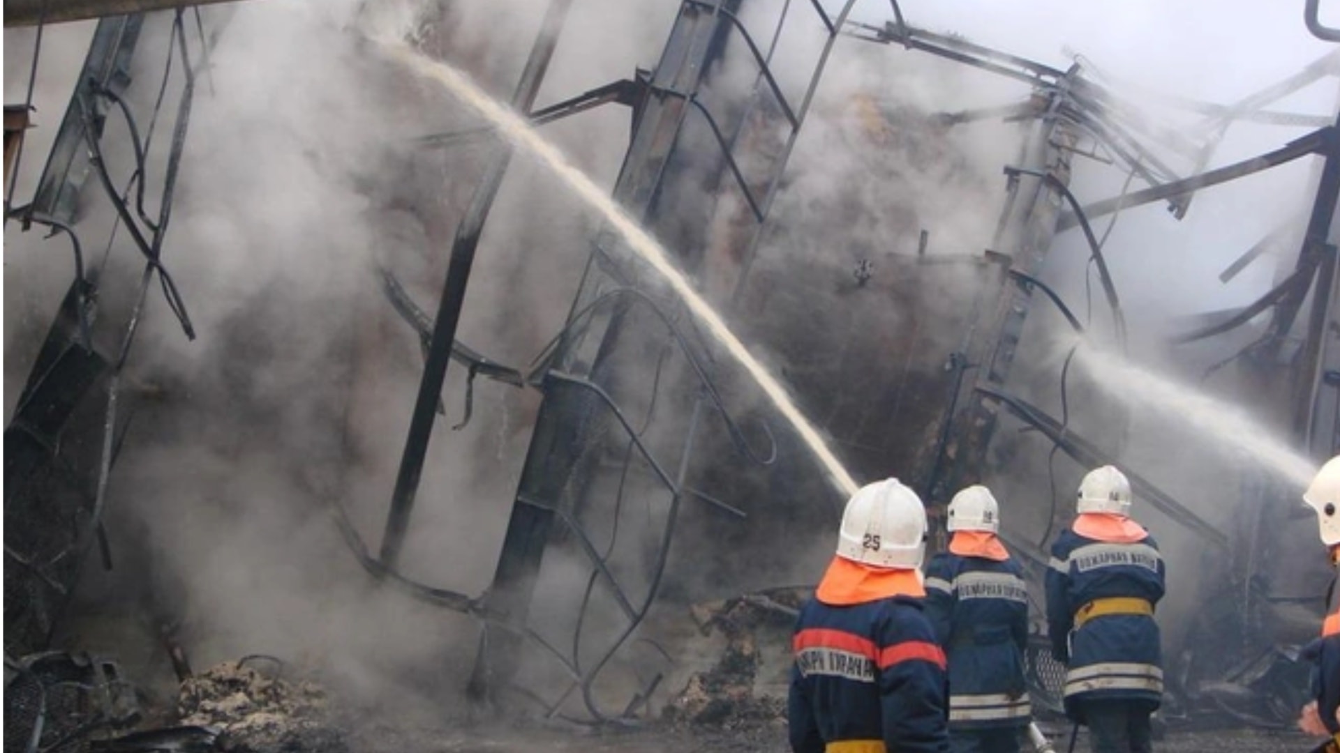 V rusku horí rafinéria