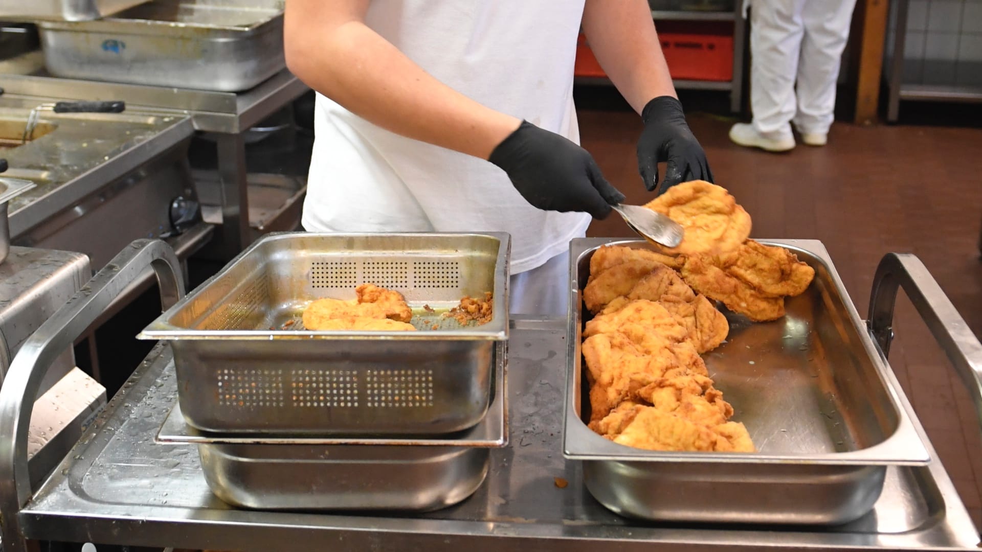 kuchár, rezne, jedlo