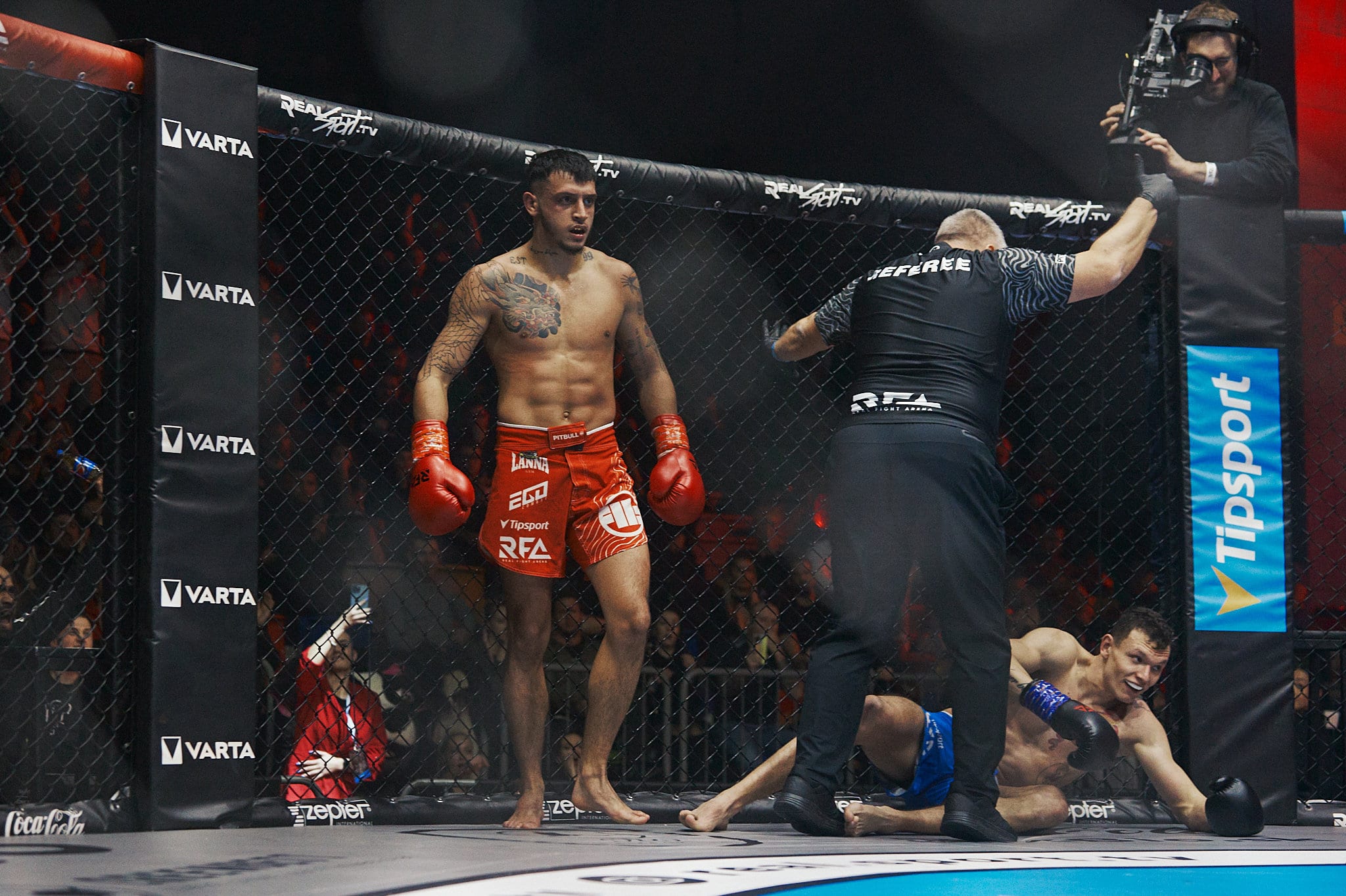 SHOT-BY-ZETAK-0060_ET_0917-22-12-18