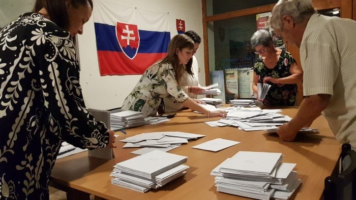 Extra suma za dohliadanie na demokraciu: Slováci si môžu za jeden deň prilepšiť o desiatky eur