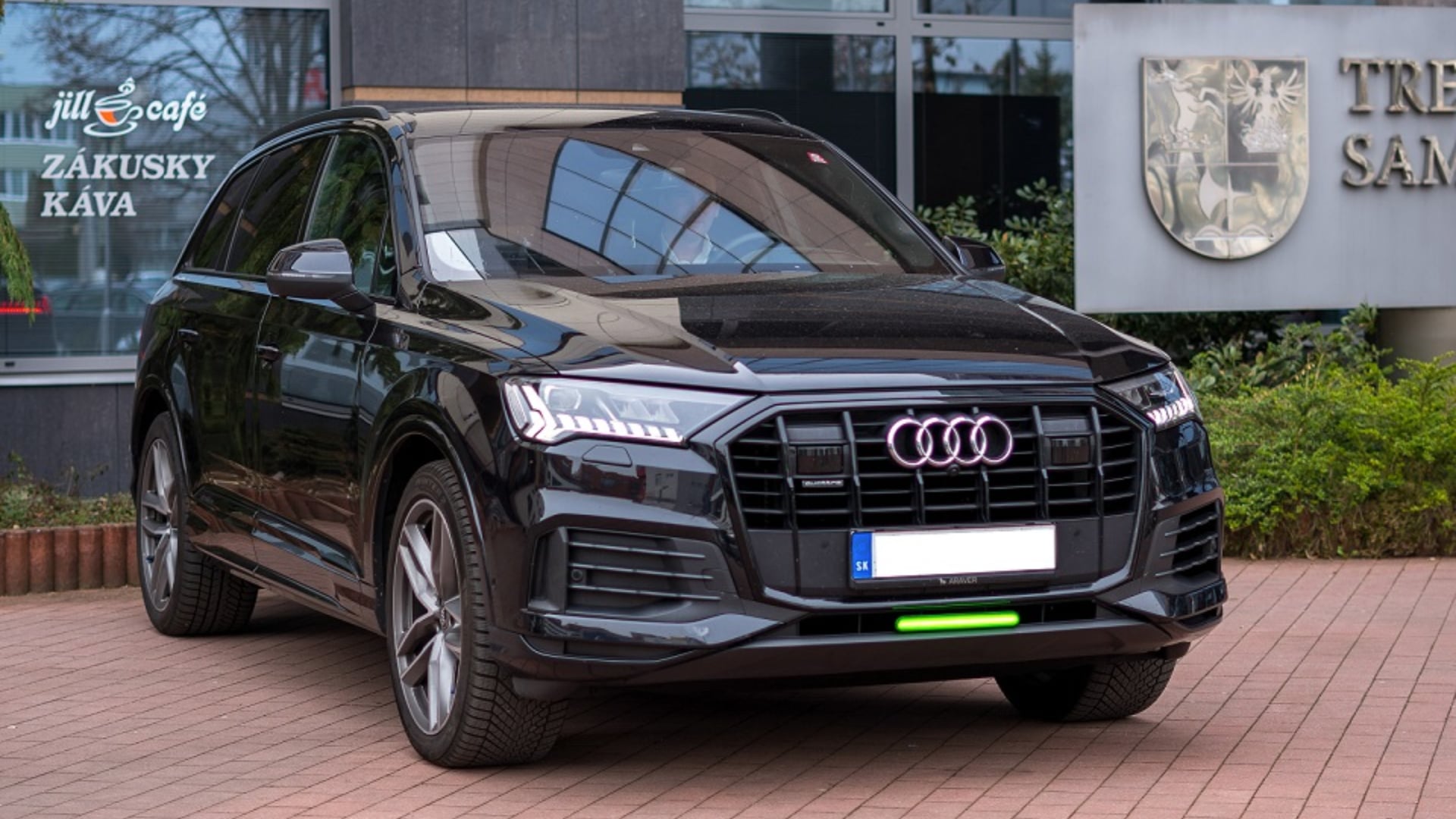 predné brzdové svetlá