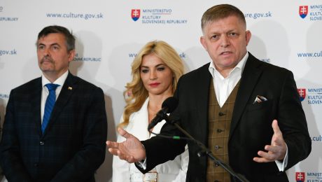 Lukáš Machala, Martina Šimkovičová, Robert Fico - PRIESKUM: Slováci sú proti doživotnej rente pre Fica. Prezradili, čo hovoria na zvyšovanie platov ministrov