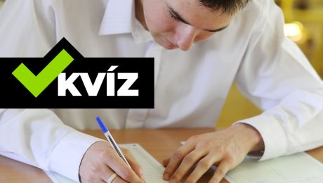 chlapec píše maturitu