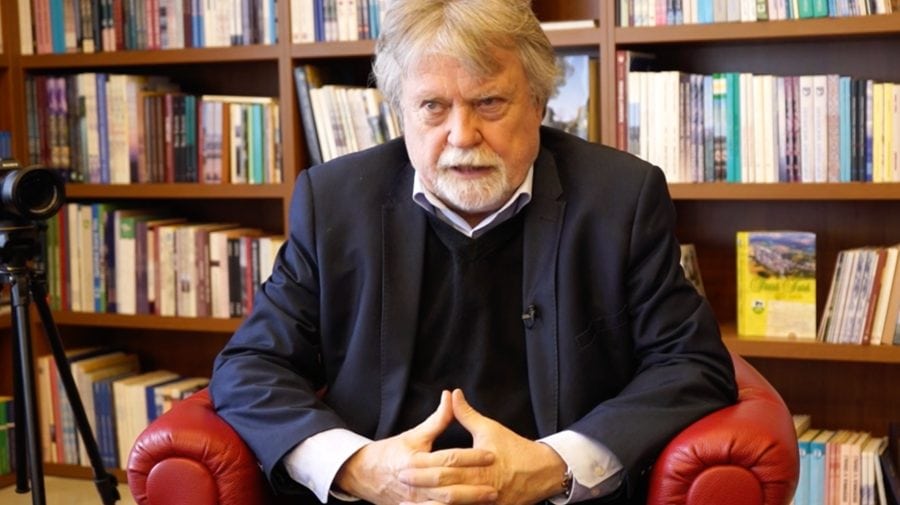 Zo zákulisia politiky