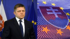 Na snímke Robert Fico na návšteve Euróspkej komisie v roku 2023 a vlajky Európskej únie a Slovenska.