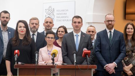 Na snímke politici, ktorí sú súčasťou Platformy česko-slovenského dialógu o budúcnosti európskej bezpečnosti a demokracie.