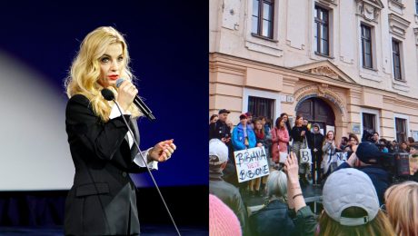 Na snímke Martina Šimkovičová a protest pre Bibianou, ktorý zorganizovala Otvorená kultúra.