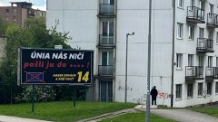 „Únia nás ničí, pošli ju do“ Bilbord ĽSNS, Banská Bystrica