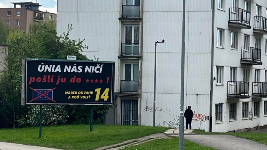 „Únia nás ničí, pošli ju do“ Bilbord ĽSNS, Banská Bystrica