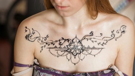 90 % ľudí o týchto nástrahách netuší. Nový výskum odhalil prekvapivé riziká tetovaní