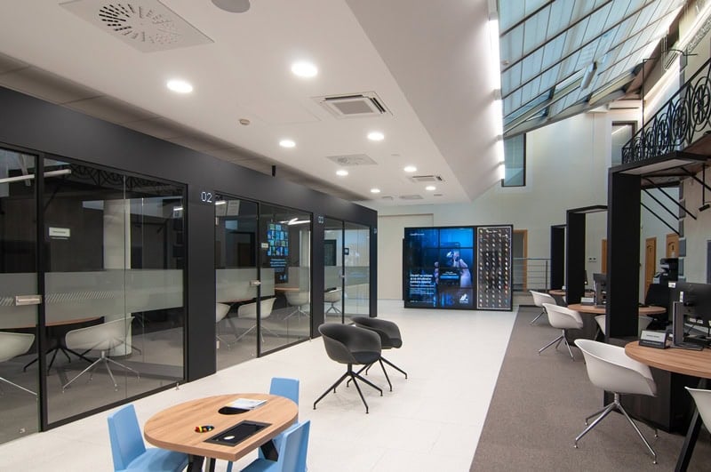 Interiér pobočky Tatra banky Banská Bystri ca