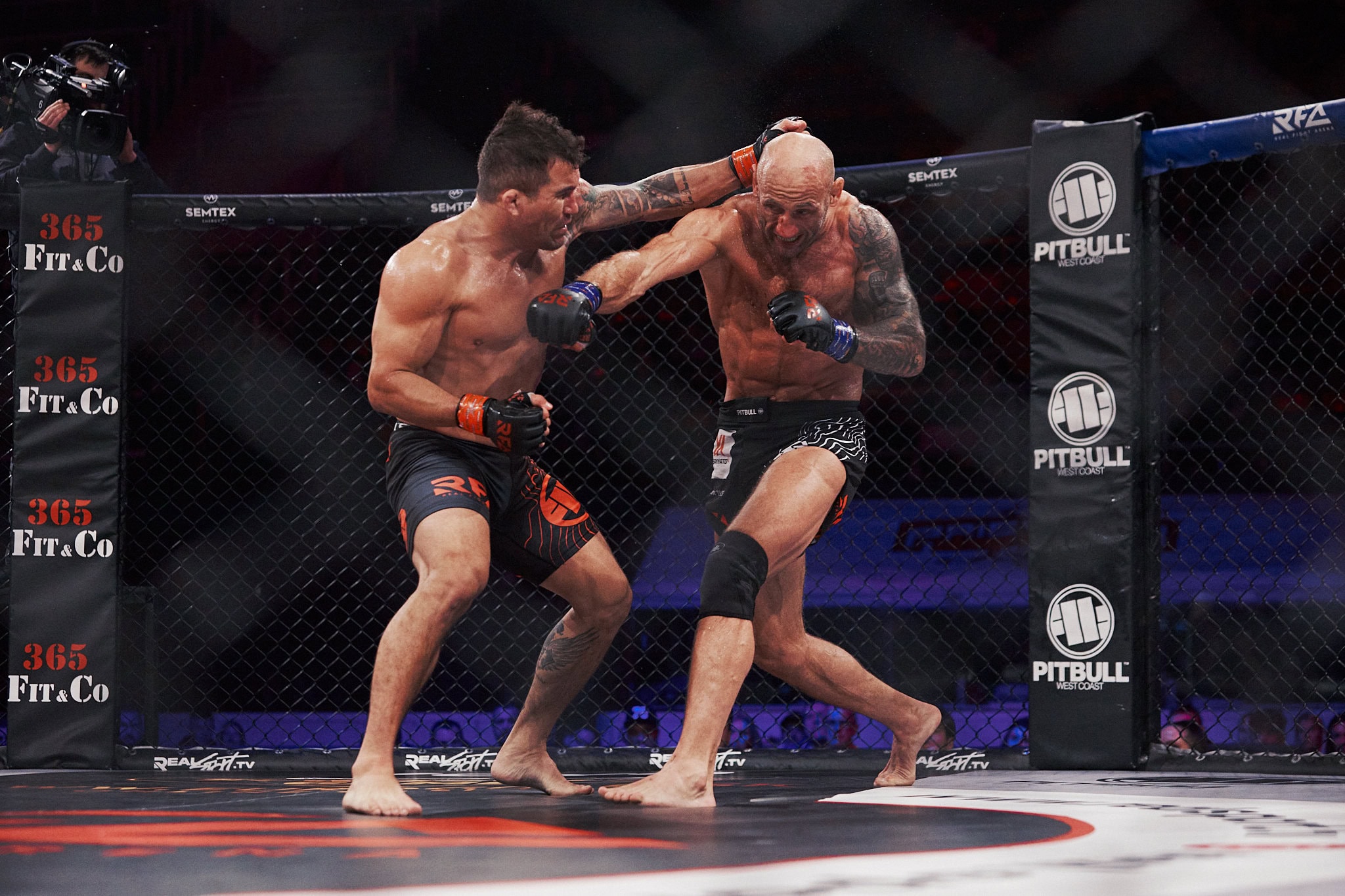 shot_by_ZETAK_ET_8214-23-04-22