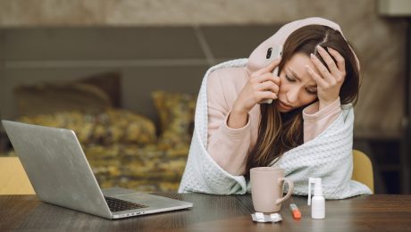 Ľudia si často určujú diagnózu na internete