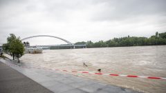 Zvýšená hladina Dunaja pri Eurovei.