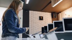 na snimke je elektroodpad