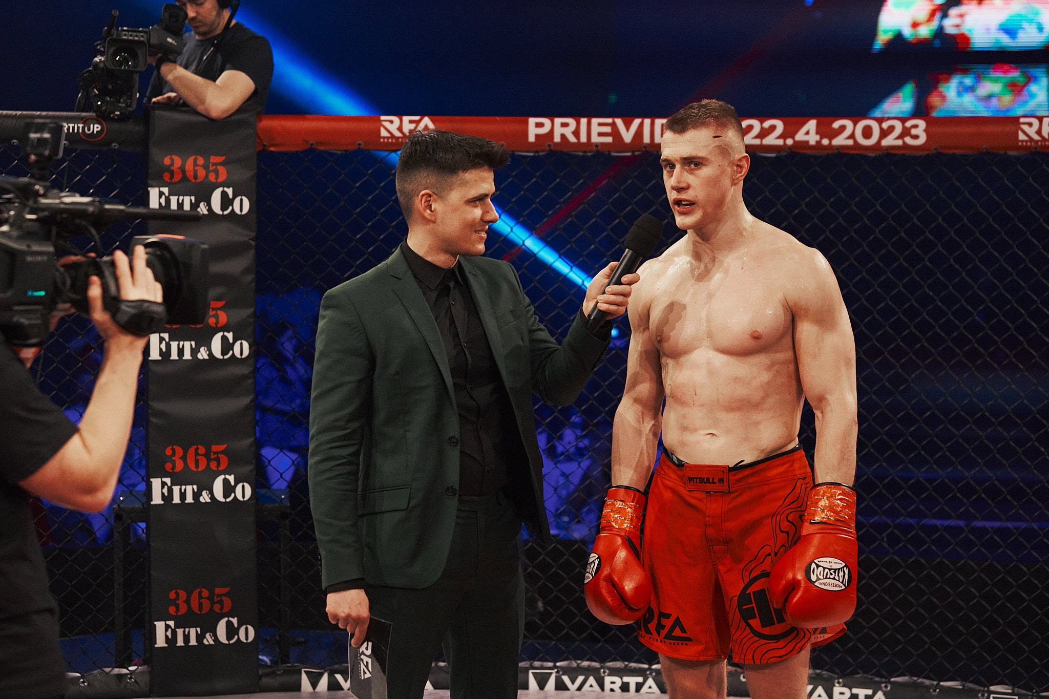 SHOT-BY-ZETAK-0080_ET_6610-23-02-05