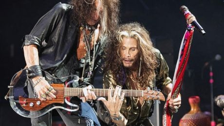 Spevák a gitarista kapely Aerosmith.