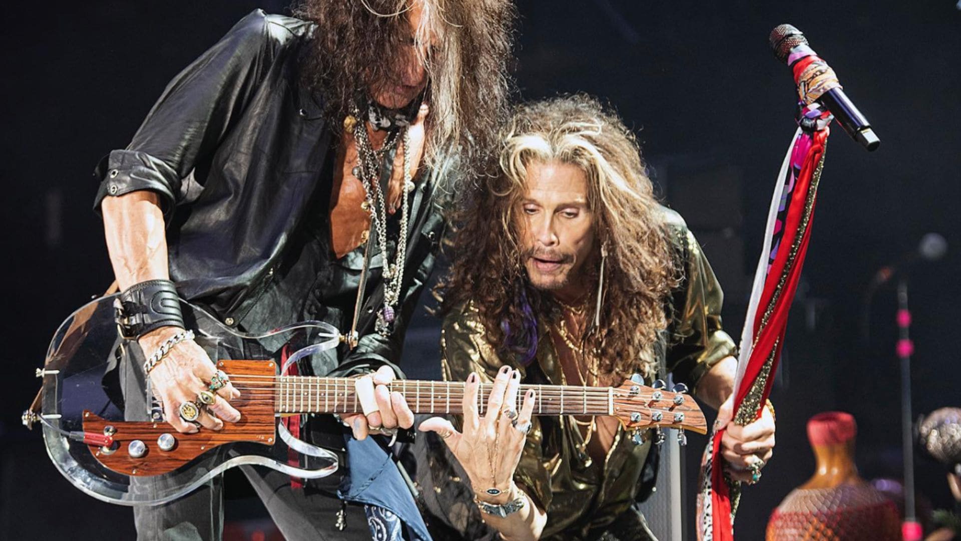 Spevák a gitarista kapely Aerosmith.