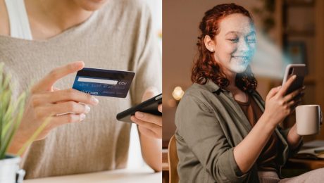 Žena drží kartu v ruke a ďalšia vykonáva biometriku tváre na mobile.