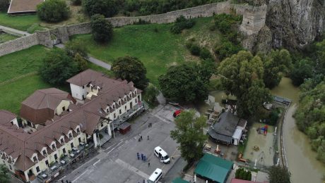 Hladina Dunaja na Devíne.