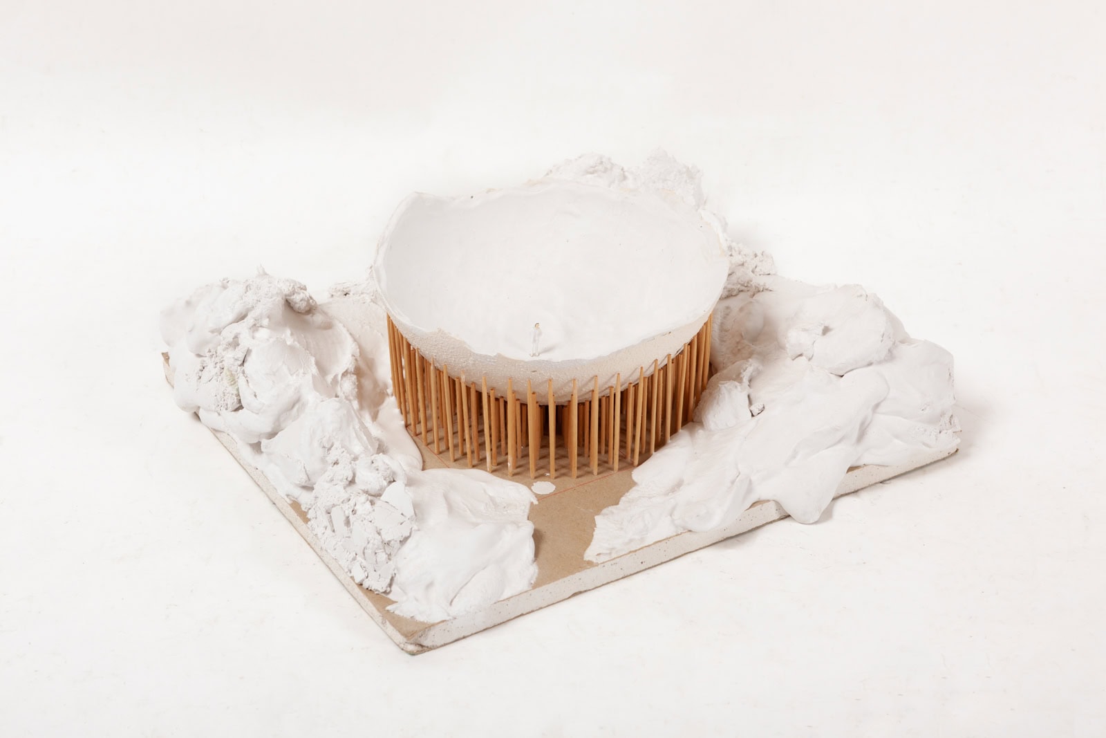 dielo v aukcii_Juraj Gábor_Sféra_ model inštalácie diela v exteriéri v mierke 1ku100