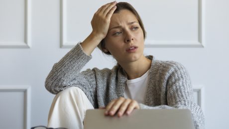 Chronický stres, únava a nespavosť sú symptómy únavy nadobličiek