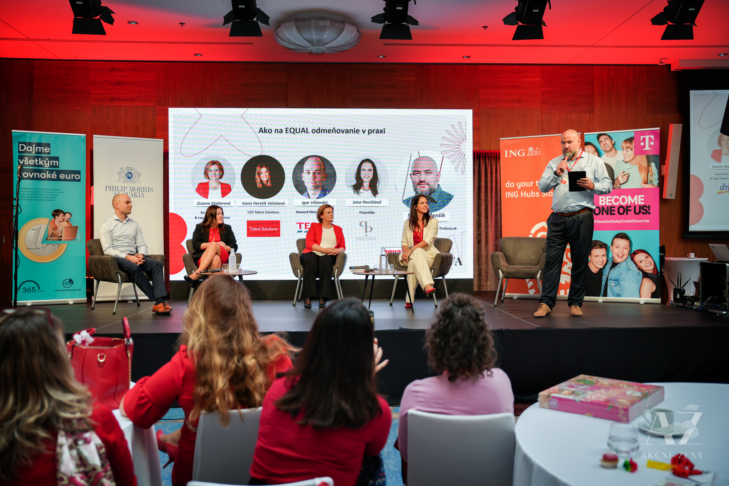 dm na pódiu reprezentovala prokuristka Zuzana Vinklerová, zodpovedná za rezort Spolupracovník_EQUAL PAY DAY