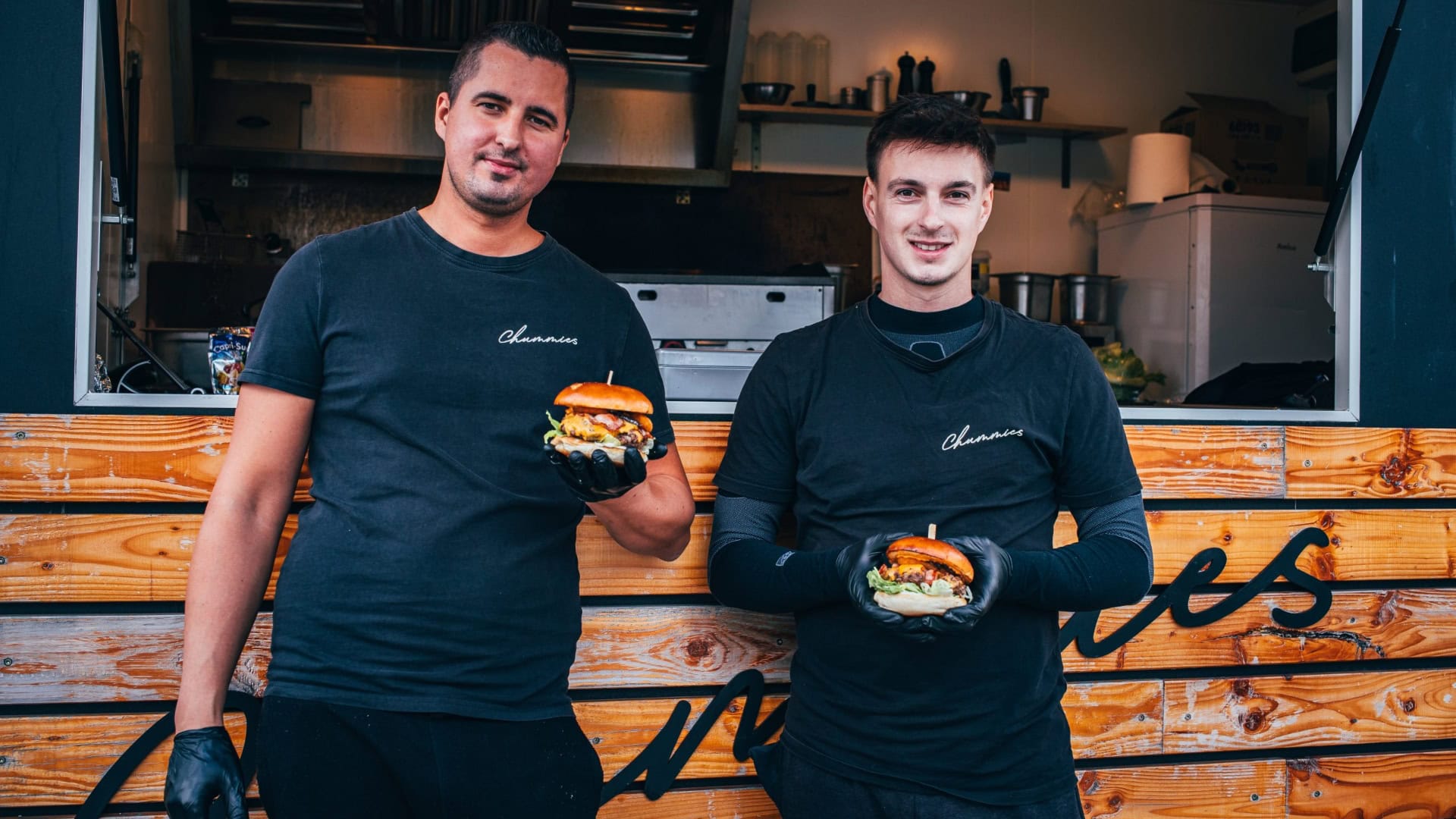 Chummies, zakladatelia