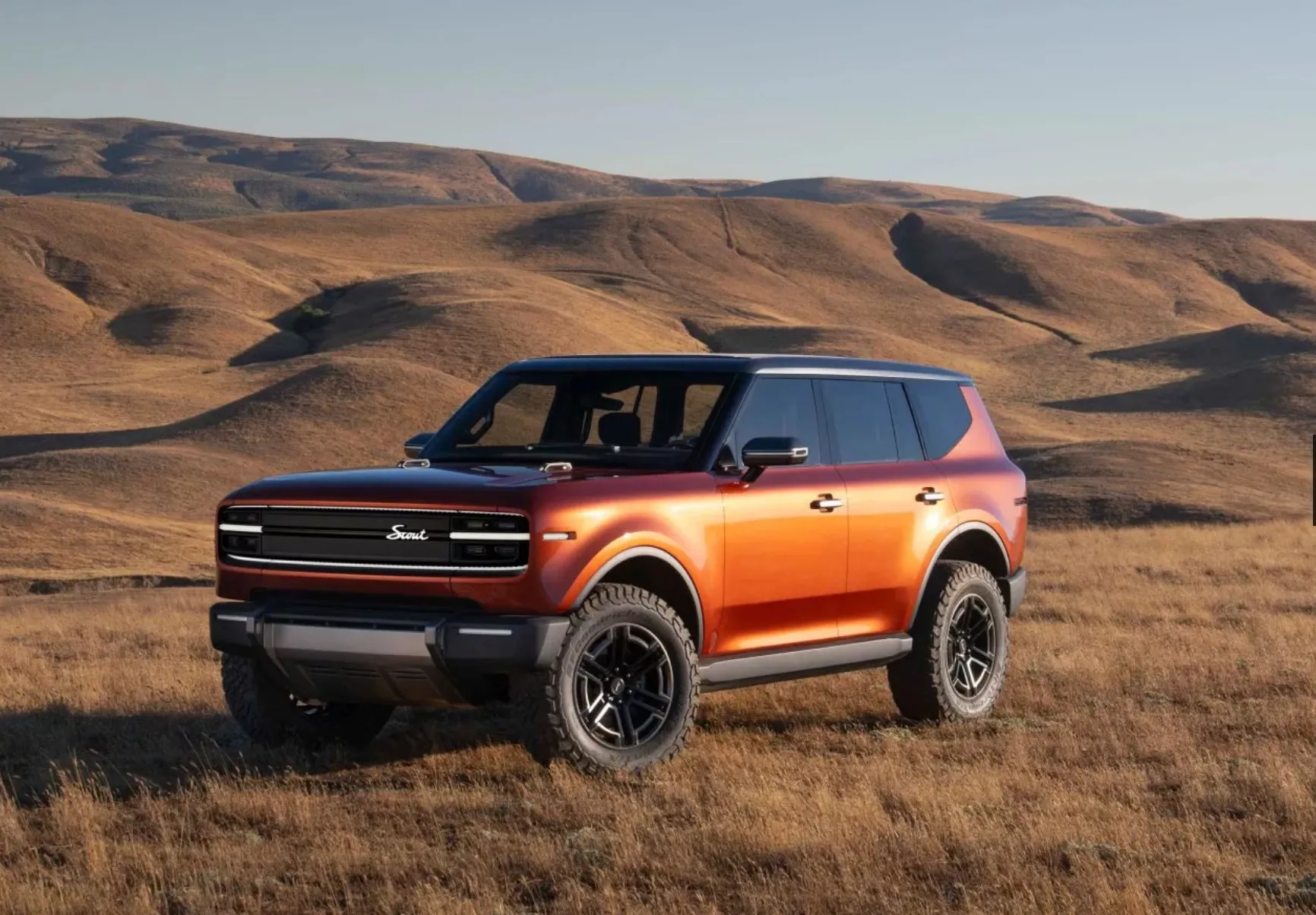 na snímke je oranžový Scout