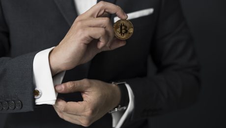 Robert Kiyosaki odporúča kúpiť Bitcoin