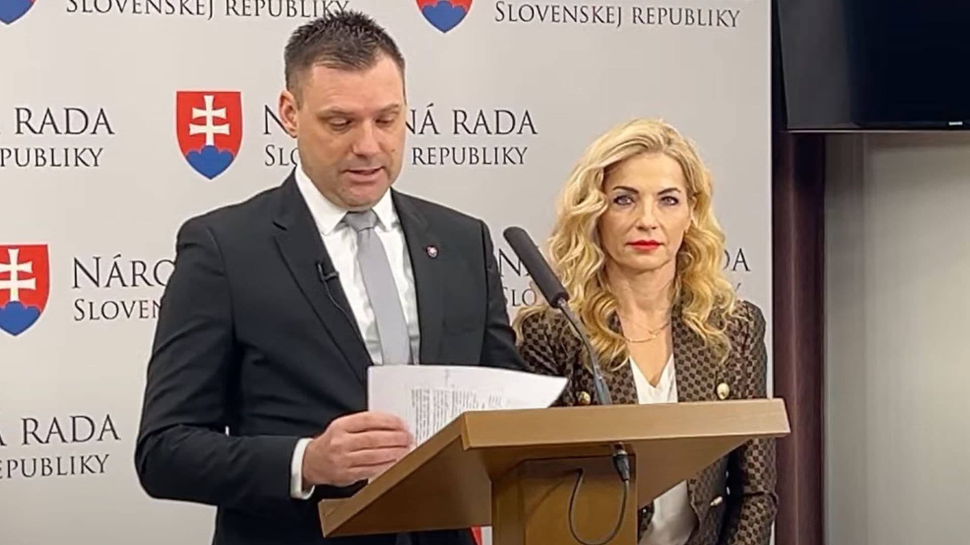 Na snímke Tomáš Taraba a Martina Šimkovičová