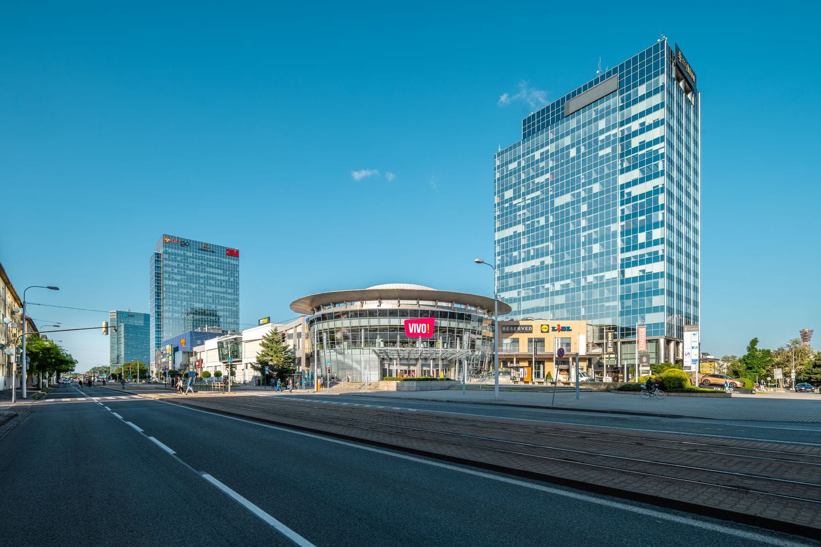 VIVO! _pohľad ulica