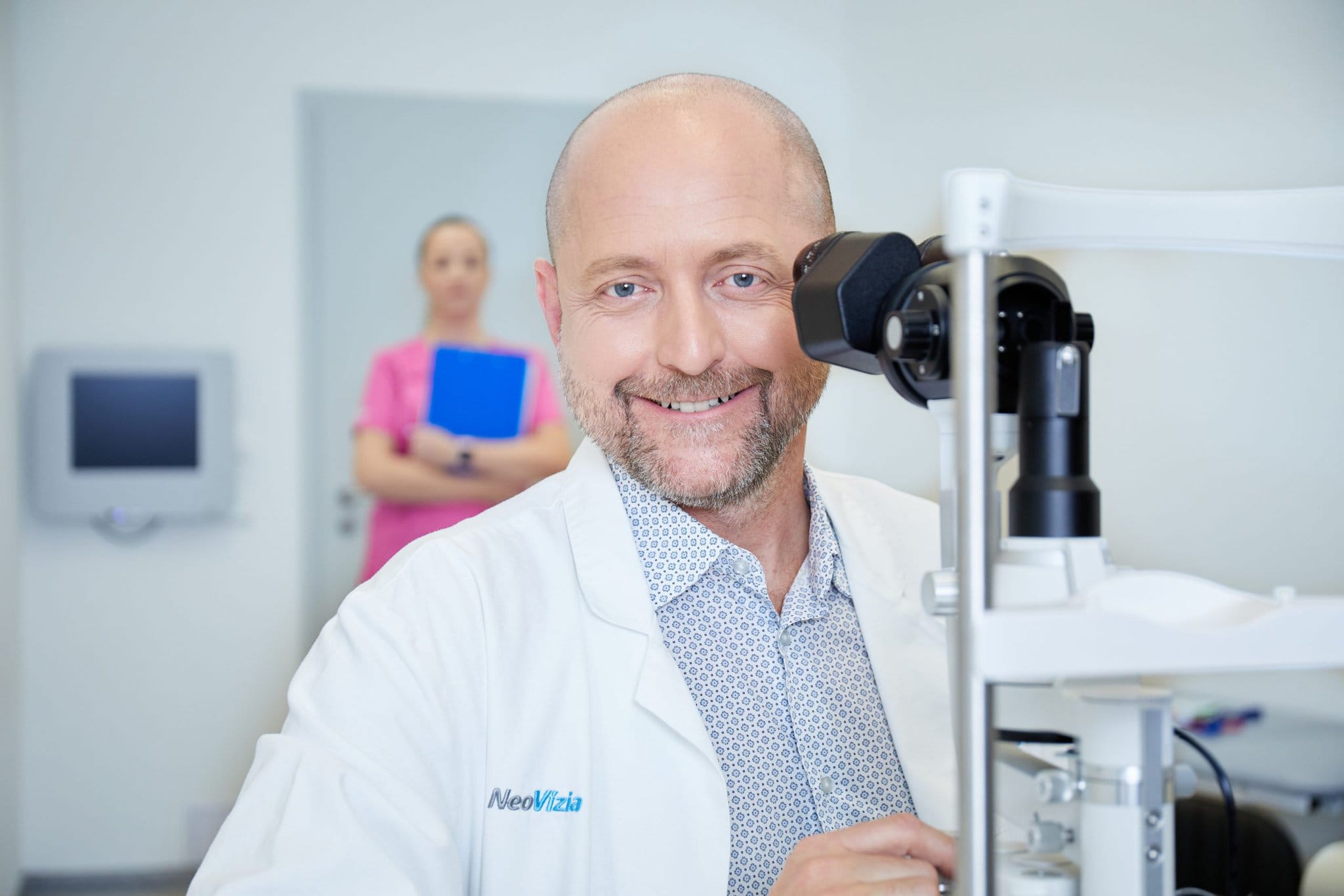 Primár očnej kliniky NeoVízia Bratislava MUDr. Radovan Piovarči