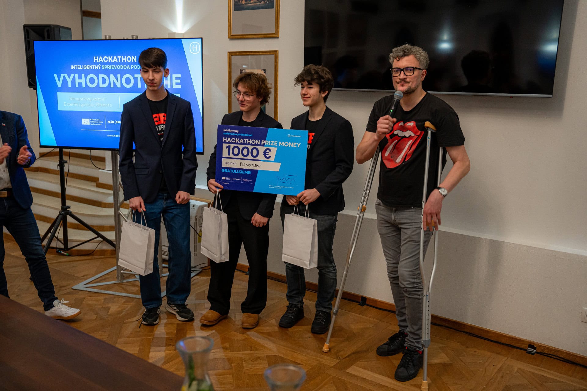 Tretie_miesto___Biznismeni