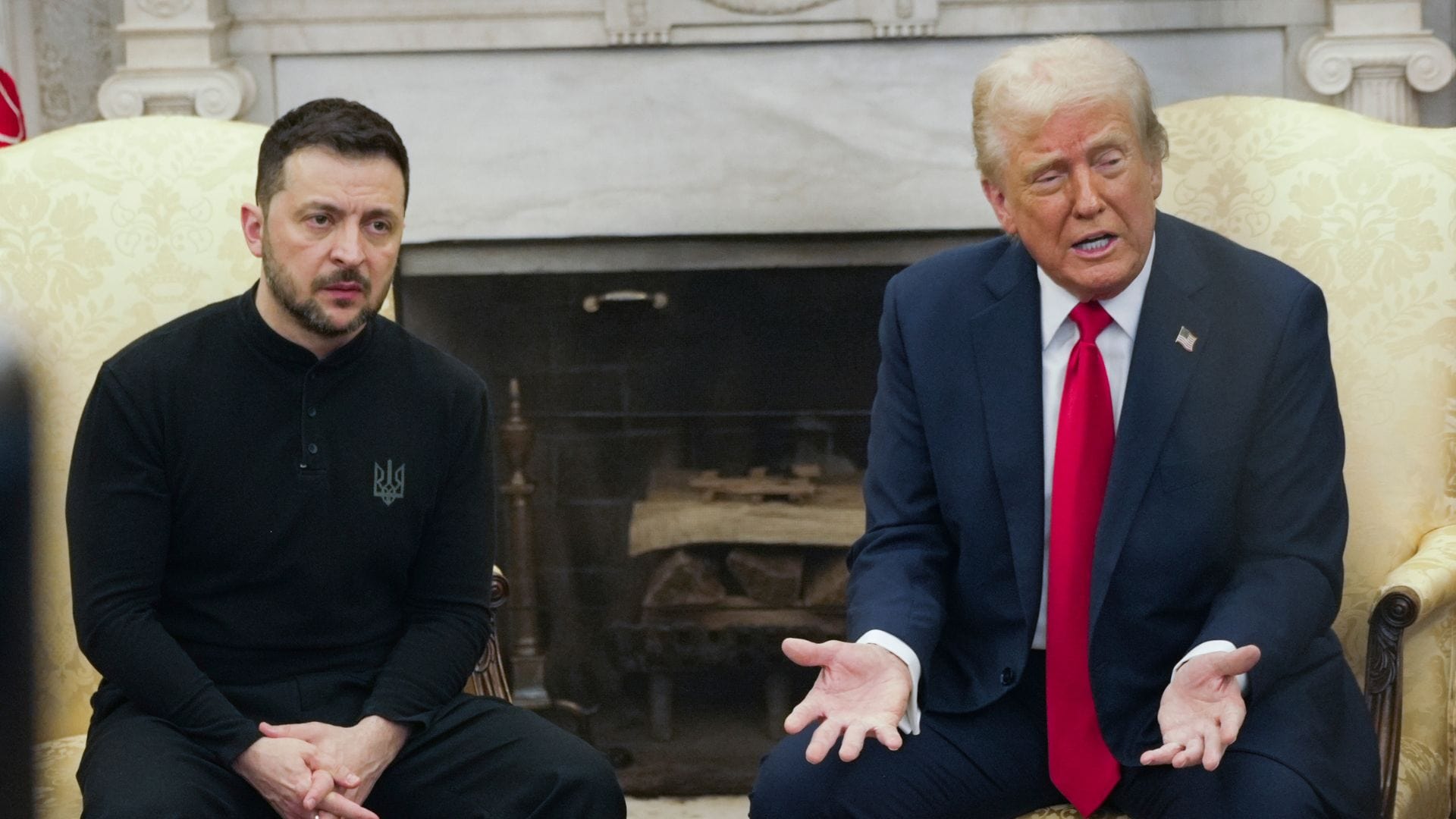 Americký prezident Donald Trump a ukrajinský prezident Volodymyr Zelenskyj počas stretnutia v Oválnej pracovni Bieleho domu vo Washingtone v piatok 28. februára 2025